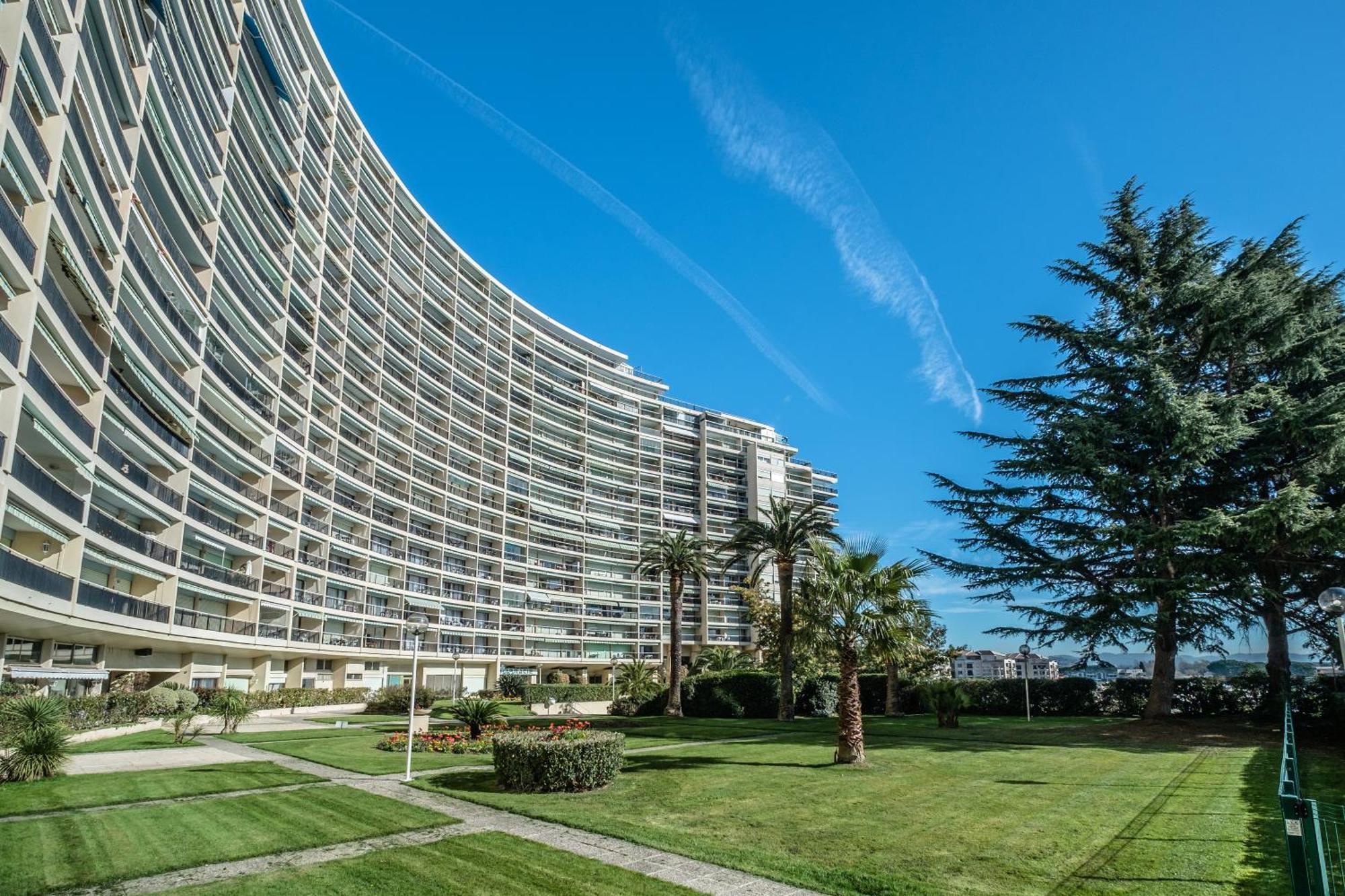 Cannes Marina Appart Hotel Mandelieu Εξωτερικό φωτογραφία